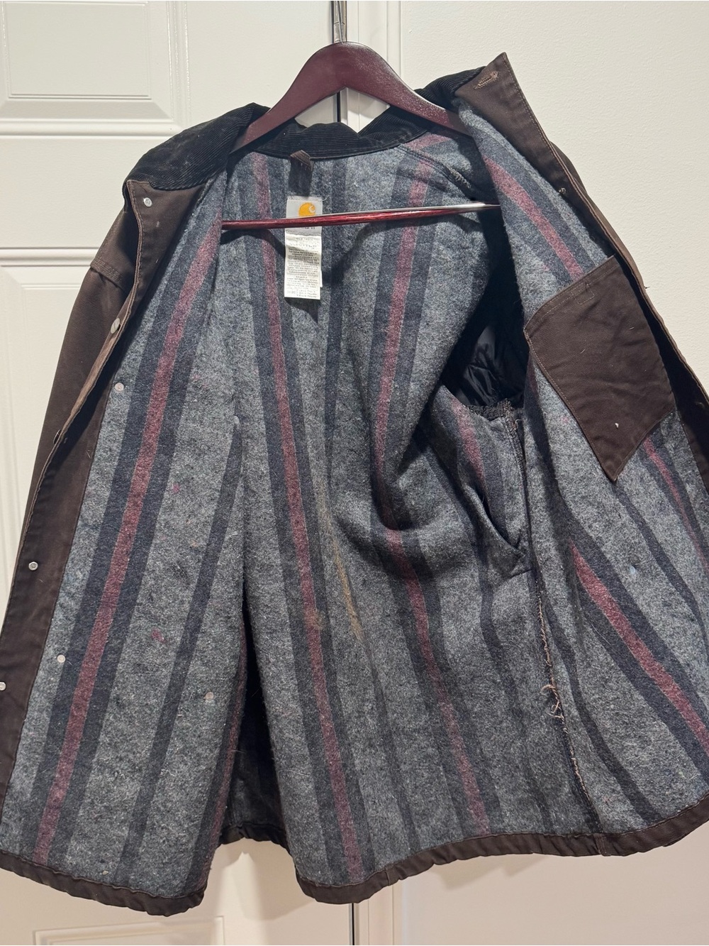Vintage Carhartt Men’s Dark Brown Chore Jacket with Blanket Lining and Corduroy - Picture 2 of 5